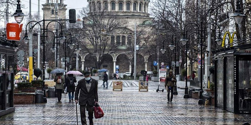 Bulgaristan tedbirleri gevşetiyor