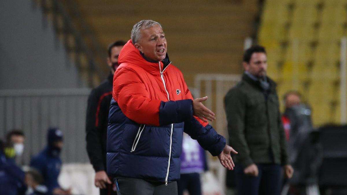 Dan Petrescu: “Hakemin çok ağır bir kırmızı kart verdiğini düşünüyorum “