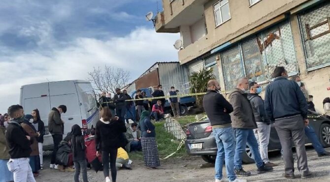 Dehşet: Eşi ve eniştesini öldürüp kaçtı