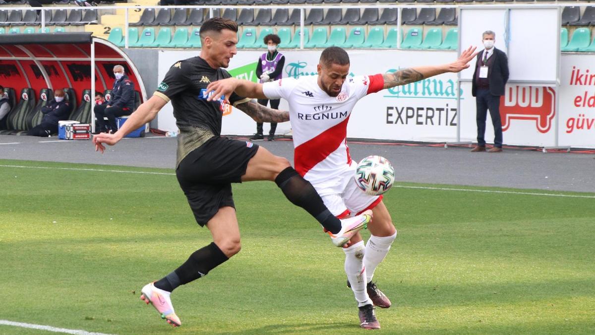 Denizlispor fırsat tepti, Antalyaspor yine yenilmedi