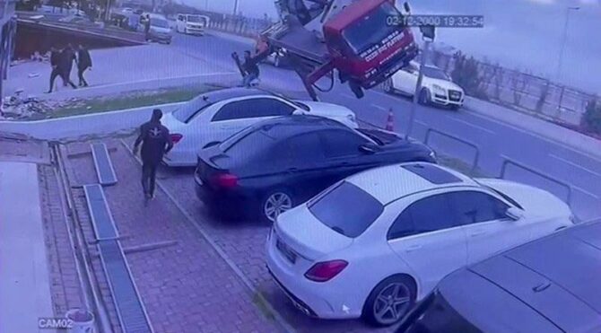 Dev vincin devrilme anı saniye saniye kamerada