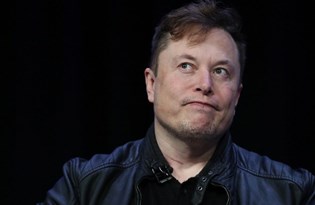 Elon Musk’dan havacılık idaresine tepki: İnsanlık bu kurallarla asla Mars’a gidemez