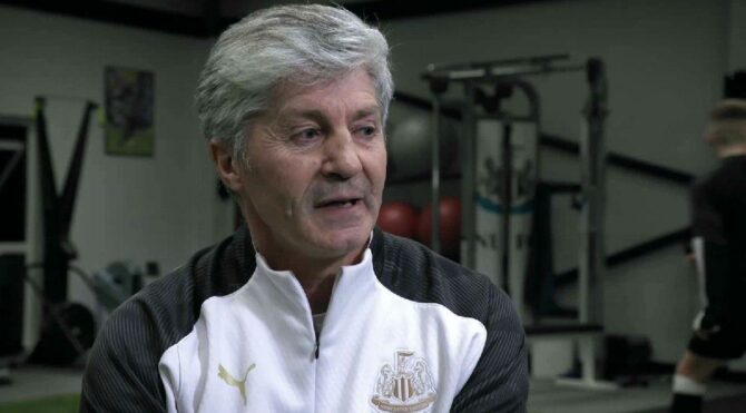 Eşi çalıştığı kulübe dava açmaya hazırlanınca 15 yıllık görevinden ayrıldı