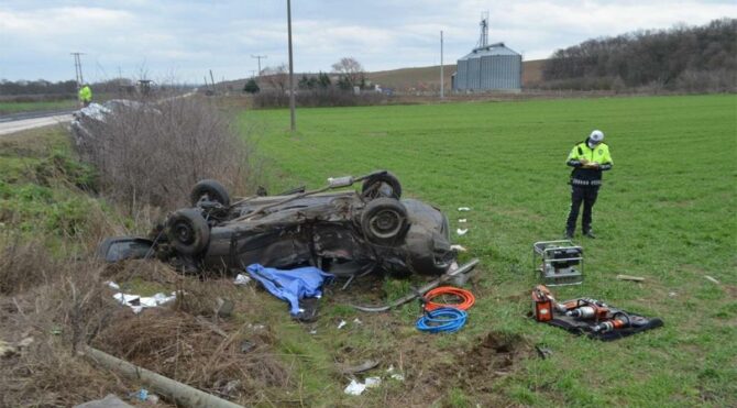 Feci kaza: 2 ölü, 4 yaralı