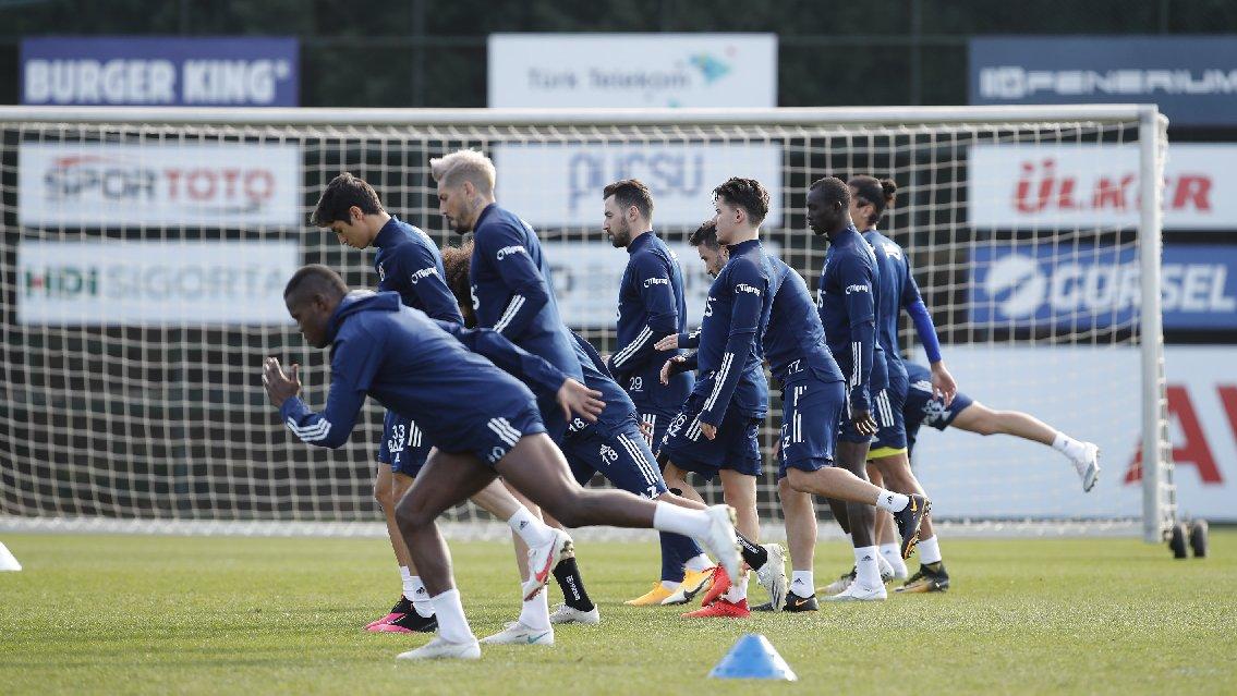 Fenerbahçe’de derbi öncesi son durum! Mesut Özil, Gustavo, İrfan Can…