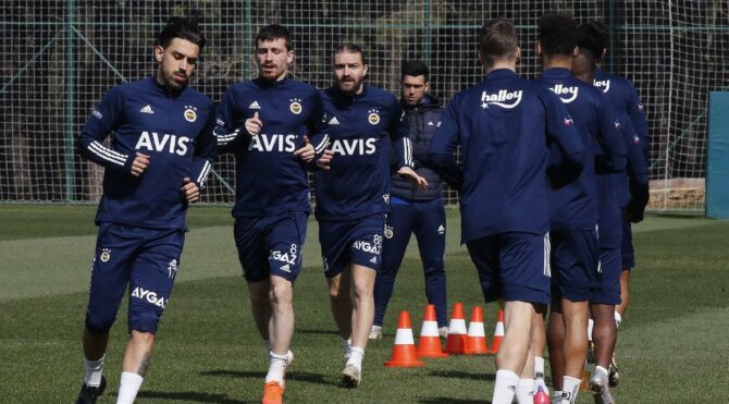 Fenerbahçe’nin Trabzonspor kadrosunda sürpriz! Caner Erkin, Gustavo ve İrfan Can…