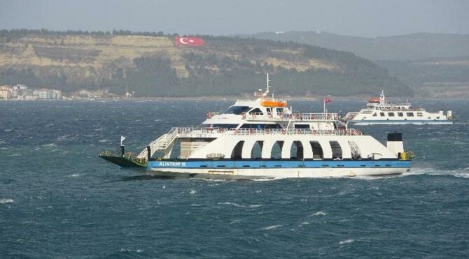 Feribot seferleri durdu