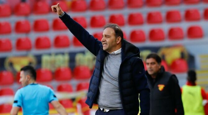 Fuat Çapa: Çok üzücü! Futbolda topa müdahale olacak