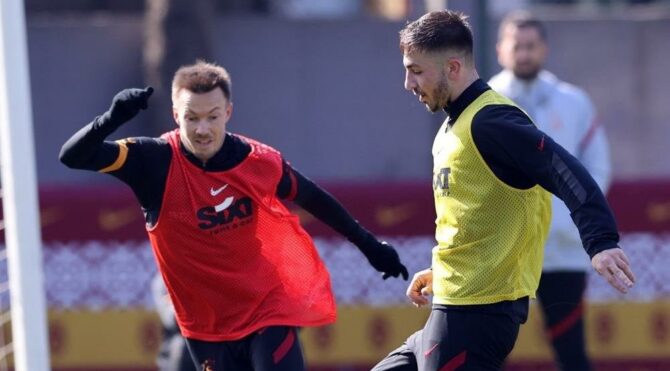 Galatasaray’da Halil Dervişoğlu takımla çalıştı