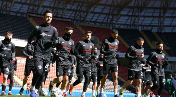 Gaziantep FK’nın 1 futbolcusunda corona çıktı