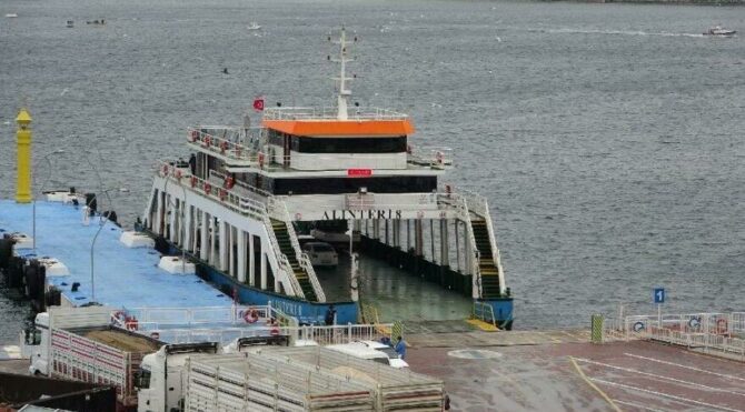 Gökçeada ve Bozcaada’ya yarınki feribot seferleri iptal edildi
