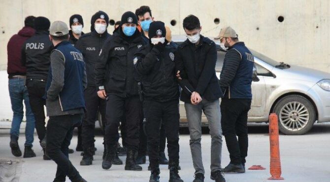 Gülen’in atletinden parça hediye etmişler