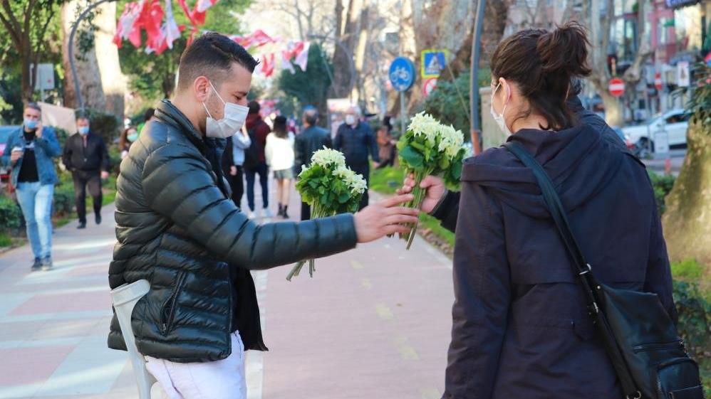 Gündüz çiçekçi, akşam süper lig sporcusu