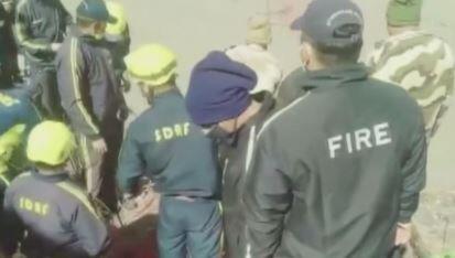 Hindistan'da buzul faciası: 26 ölü