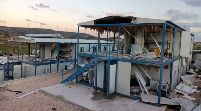 Hortumun vurduğu işçiler konuştu: Birinci koğuştan üçüncü koğuşa geçmişim