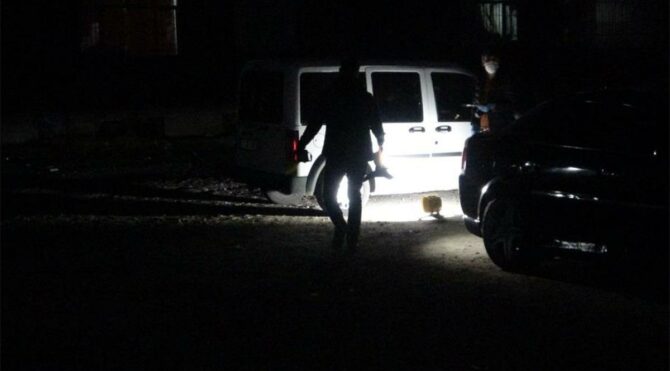 İki grup arasında silahlı kavga! Yaralılar var