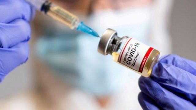İngiltere, koronavirüse karşı iki dozda farklı aşı çalışmalarına daha başladı