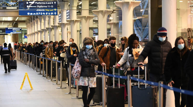 İngiltere, Temmuz sonuna kadar tüm yetişkinleri aşılamayı hedefliyor