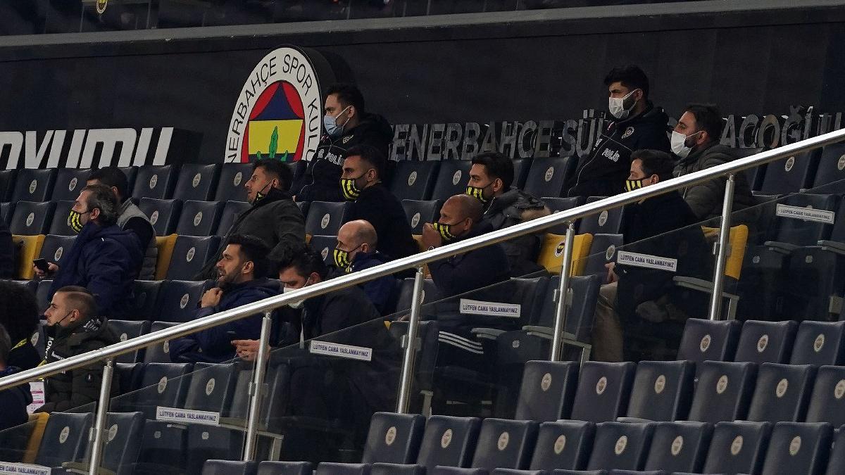 İrfan Can Kahveci tribünde