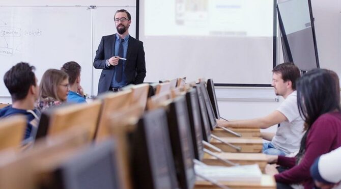 İstanbul Aydın Üniversitesi 67 öğretim üyesi alacak