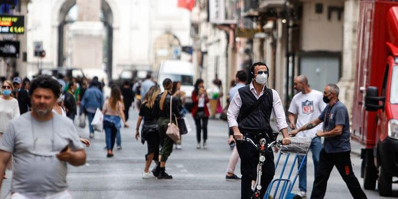 İtalya'da son 24 saatte 11 bin 68 Kovid-19 vakası kaydedildi