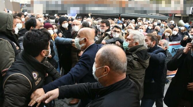 İzmir Valiliği’nden ‘çıplak arama’ açıklaması