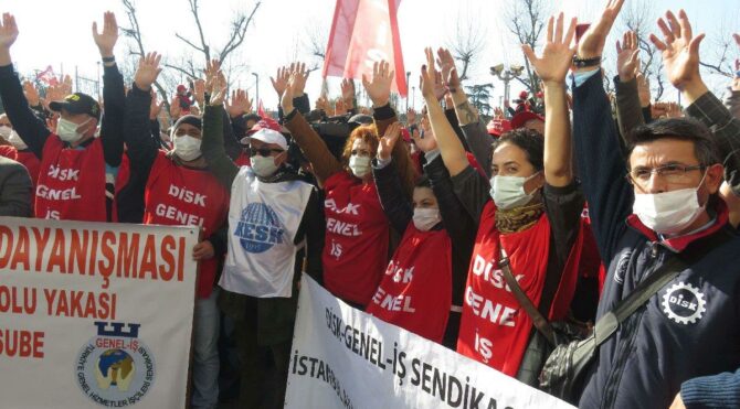 Kadıköy Belediyesi’ne grev kararı asıldı