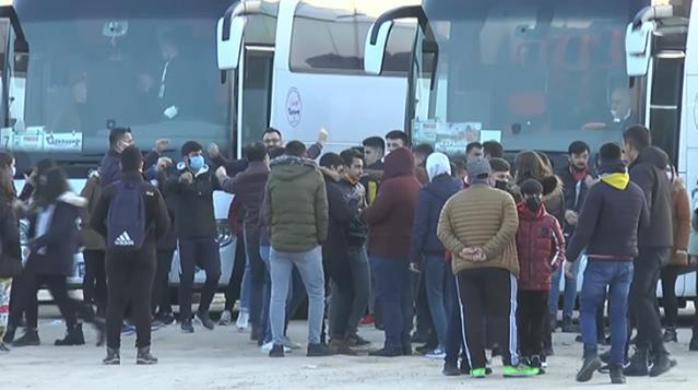 Kapodokya'da koronayı hiçe sayıp böyle halay çektiler