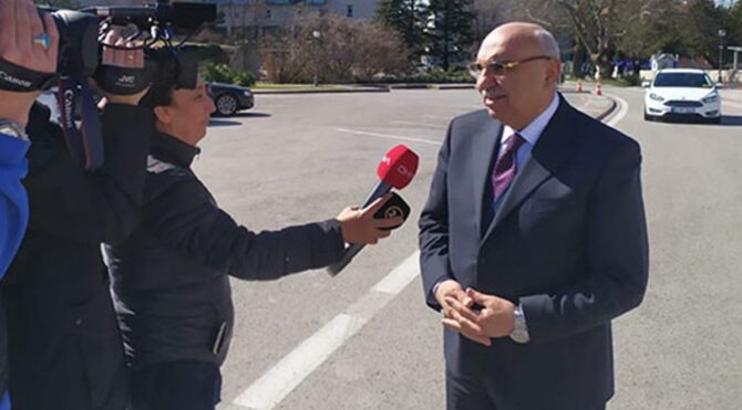 Kaza yapan AKP’li vekil hastaneye kaldırıldı