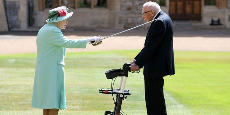 Kraliçe tarafından 'Sir' ilan edilmişti! Koronavirüse yenildi