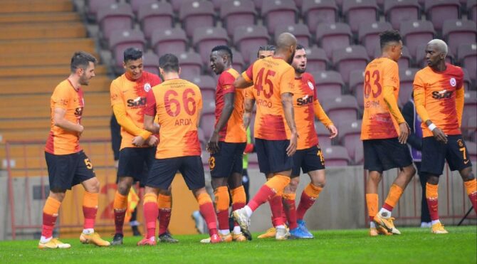 Lider Galatasaray, golcüsü Mohamed ile güldü