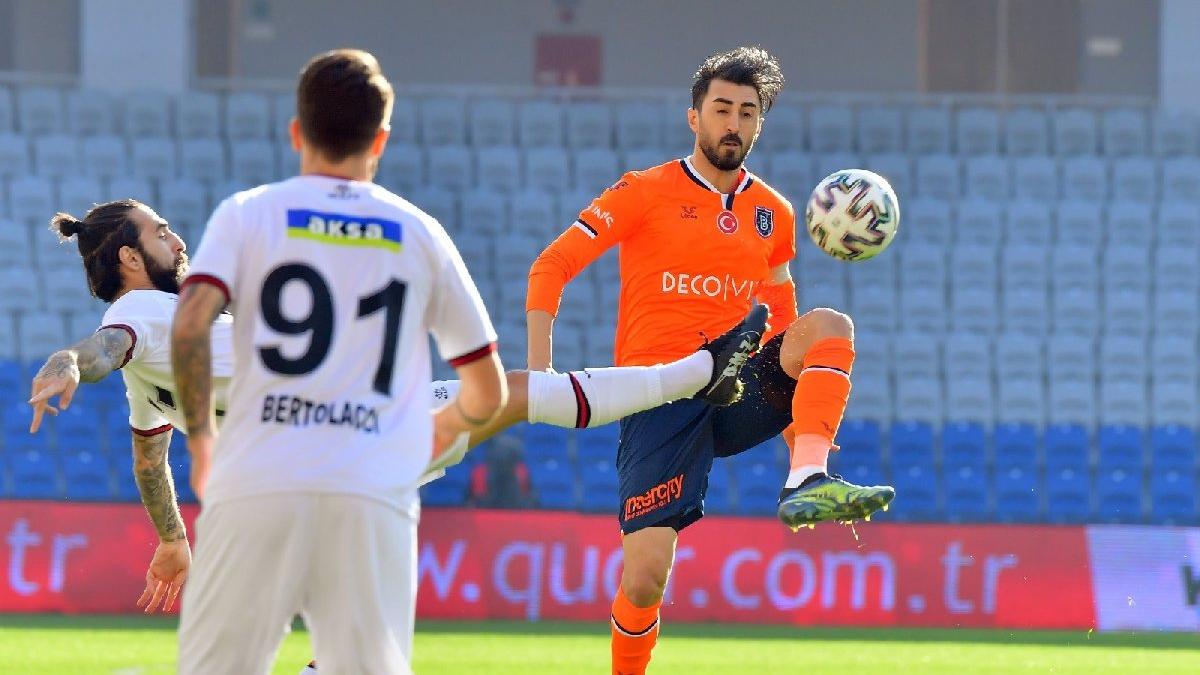 Mahmut Tekdemir ve Ömer Ali maça devam edemedi