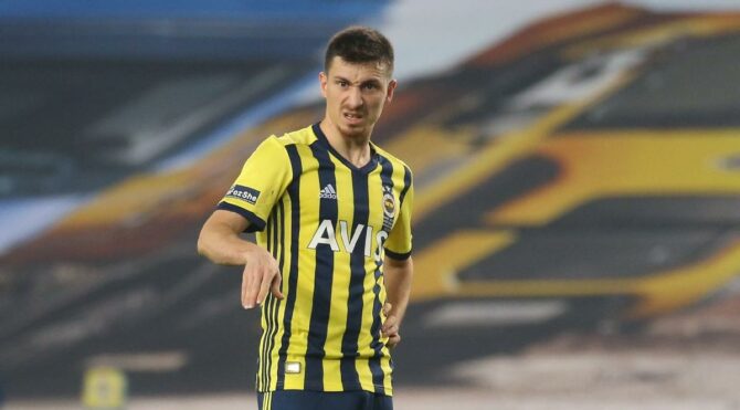 Mert Hakan Yandaş geçen sezonu mumla arıyor