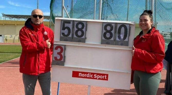 Milli atletten Türkiye rekoru