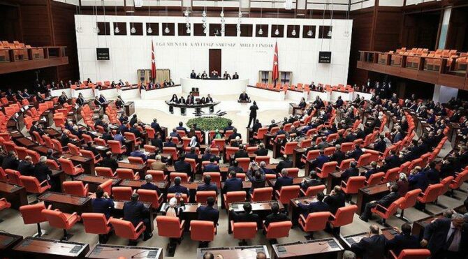 Muhalefet olmadan yeni Anayasa imkânsız gibi!