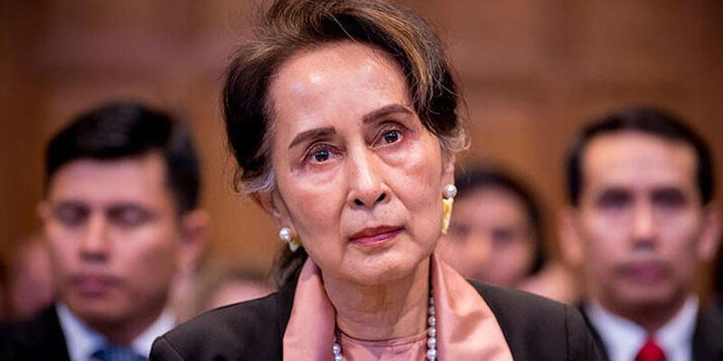 Myanmar'da gözaltındaki devrik lider Suu Çii'nin ev hapsine alındığı iddia edildi