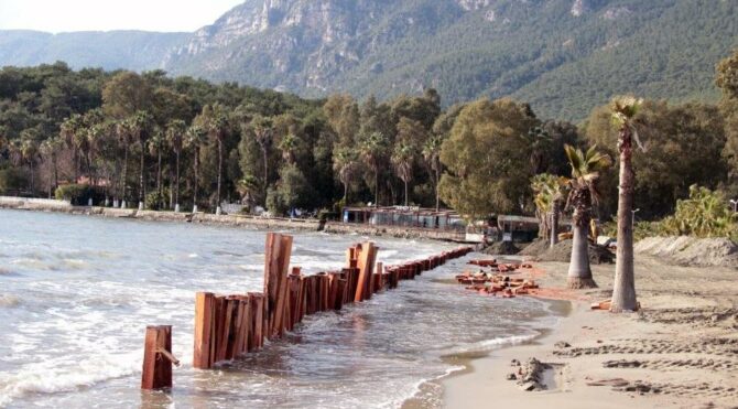 Sahil kumlarına ‘Çin seddi’ gibi önlem