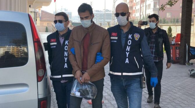 Sahte içkiden ölüme neden olmaktan yargılanan aktar ve çalışanına tahliye