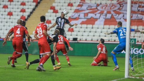 MAÇ SONUCU | Antalyaspor 1-1 Beşiktaş (Süper Lig 23`üncü hafta)