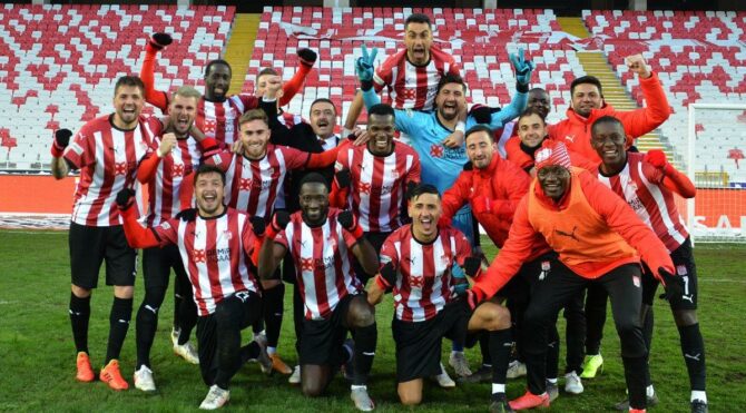 Sivasspor’da maç sonu büyük sevinç