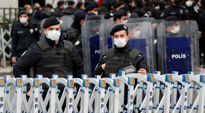 Siyasilerden Boğaziçi tepkisi