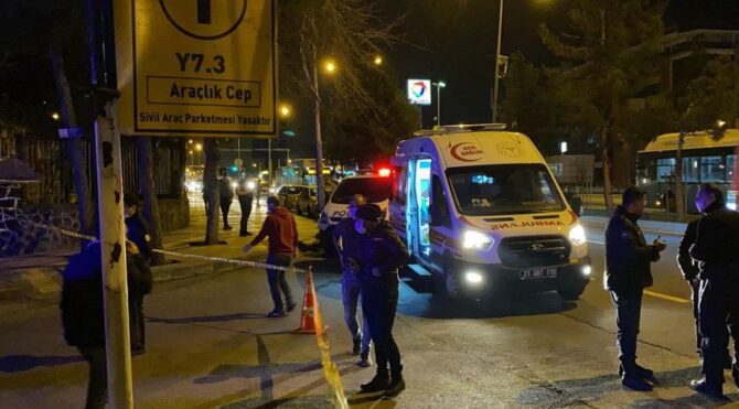 Sokak ortasında kadın cinayeti: Tabancayla sırtından vurularak öldürüldü