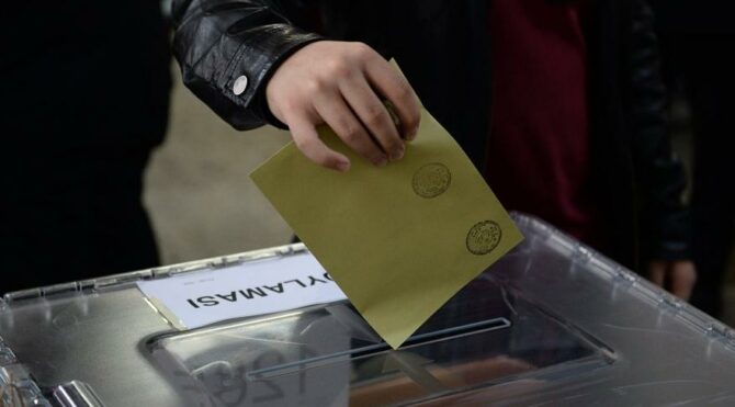 Son seçim anketinde çarpıcı sonuç: Cumhur İttifakı: 41.6 Millet İttifakı: 41.3