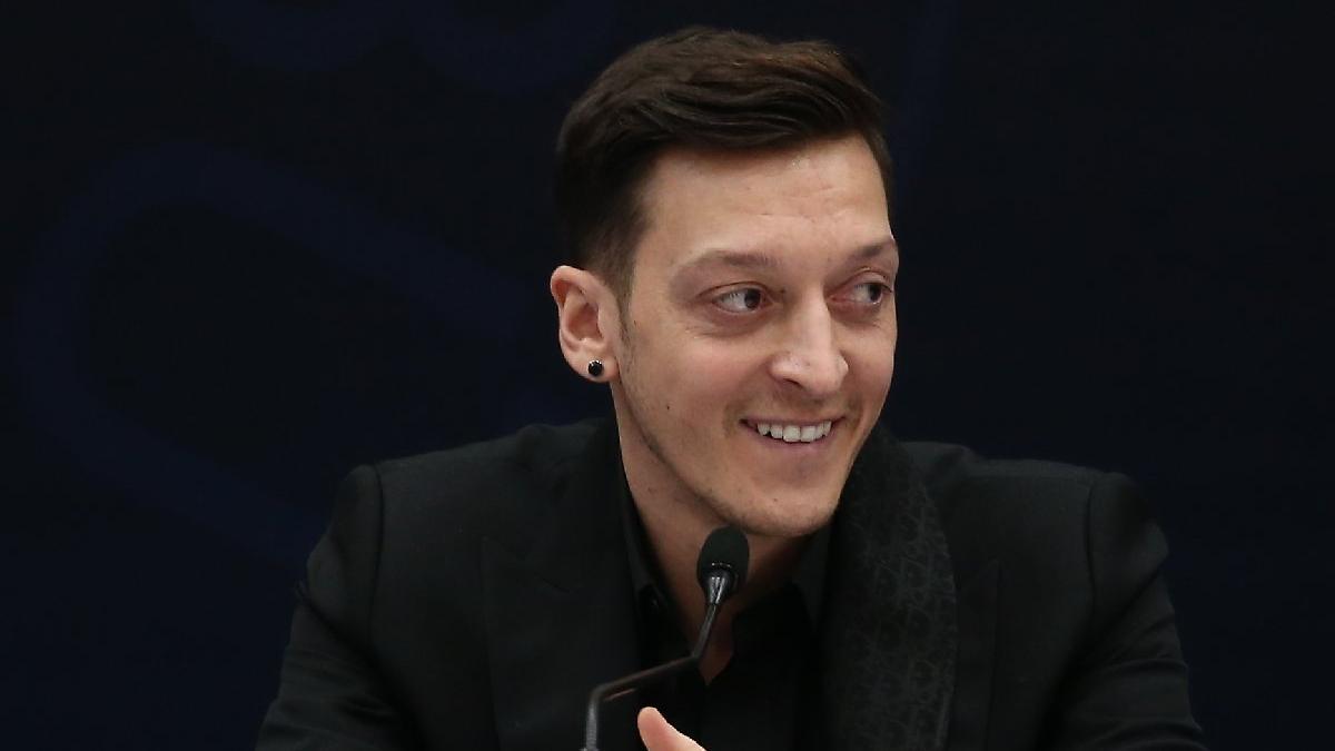 Transfer dönemine Mesut Özil damga vurdu