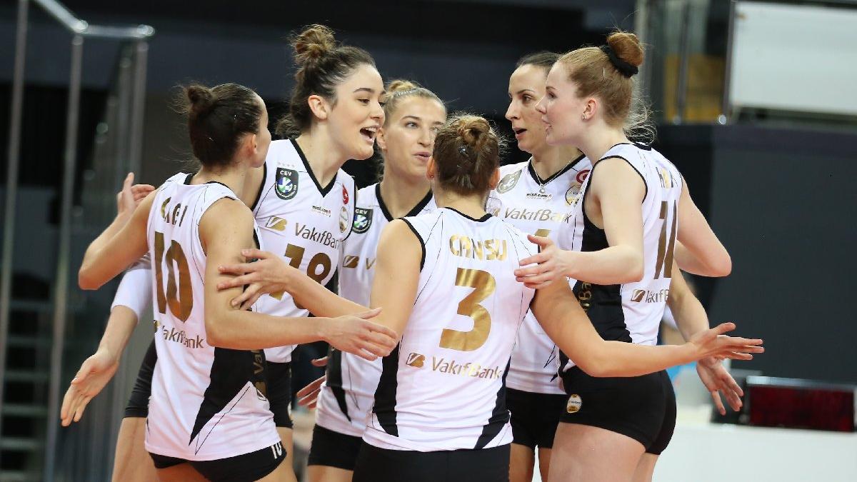 VakıfBank dörtlü finalde