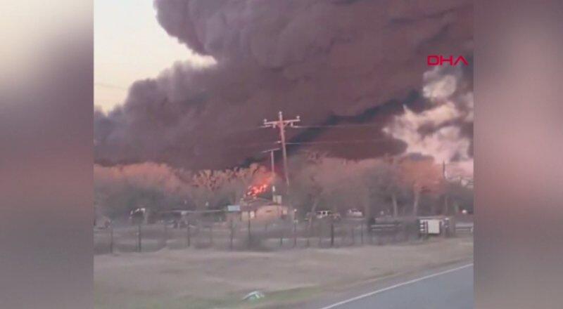 Yakıt yüklü tankerle tren çarpıştı