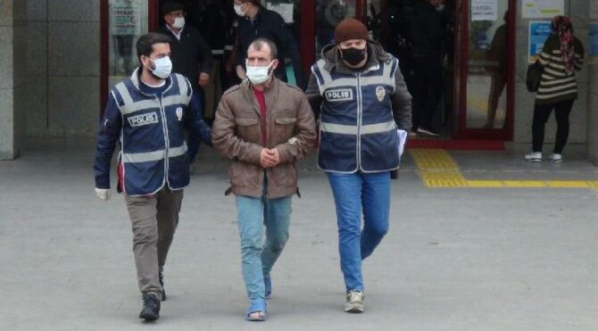 Yalınayak kaçan azılı hırsız adliyeye polisin verdiği terliklerle çıktı