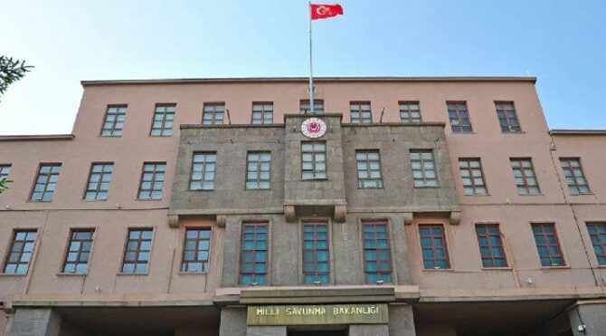 Yasa dışı yollarla Türkiye’ye girmeye çalışan 6 kişiyi yakalandı