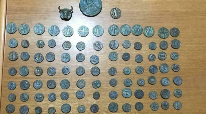 Yolcu otobüsünde 148 tarihi eser ele geçirildi