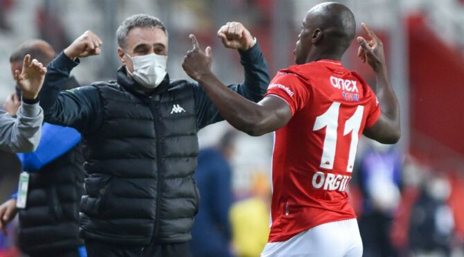 2021’in yenilmeyen tek teknik direktörü Ersun Yanal